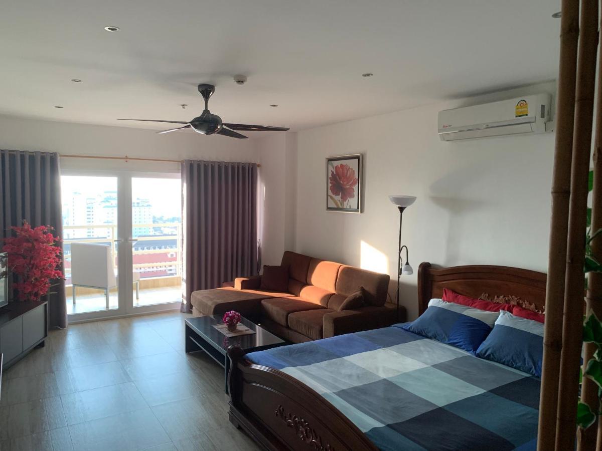 View Talay 5D Golf Pattaya Exterior foto