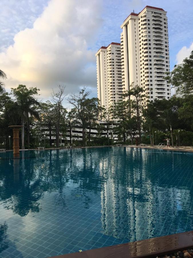 View Talay 5D Golf Pattaya Exterior foto