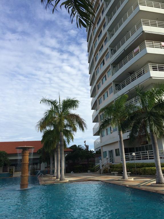 View Talay 5D Golf Pattaya Exterior foto
